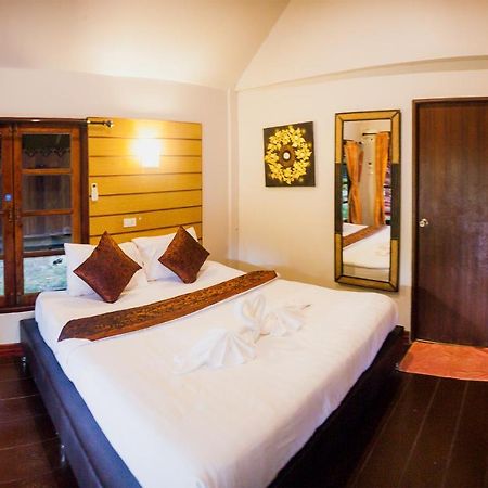 Lipe Sunset Forest Resort Bagian luar foto