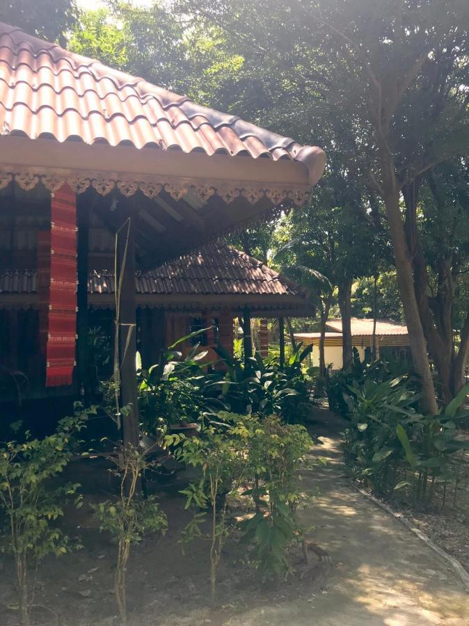 Lipe Sunset Forest Resort Bagian luar foto