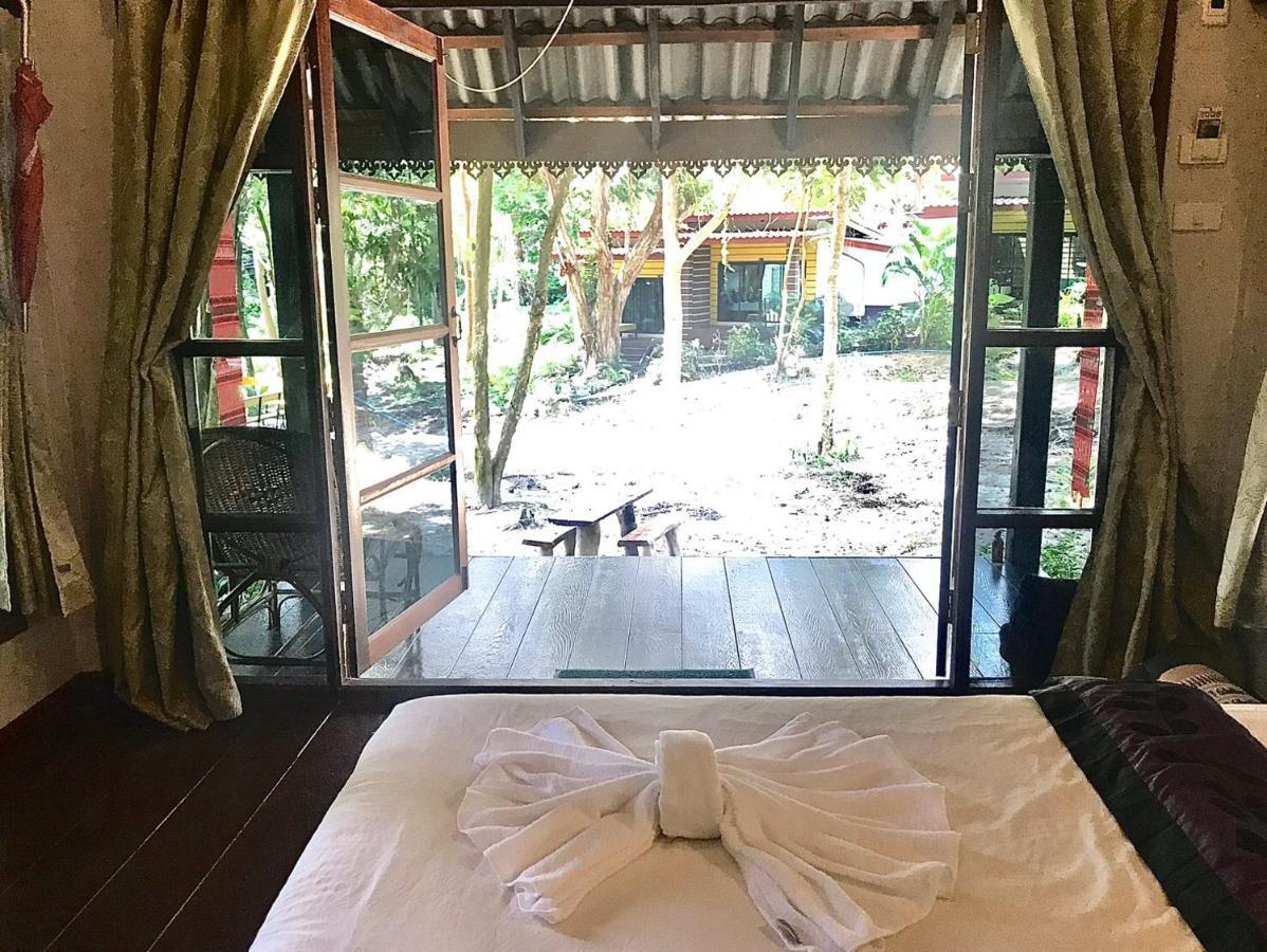 Lipe Sunset Forest Resort Bagian luar foto