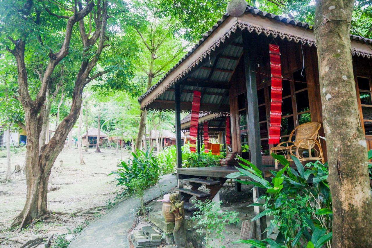 Lipe Sunset Forest Resort Bagian luar foto