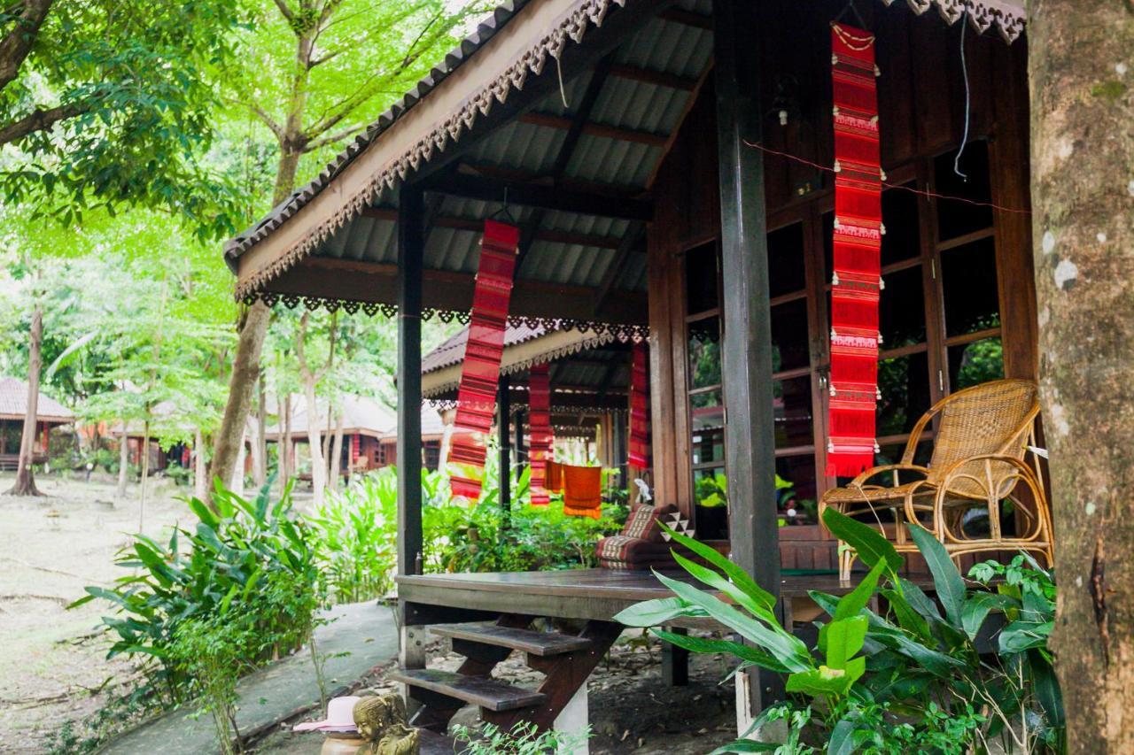 Lipe Sunset Forest Resort Bagian luar foto