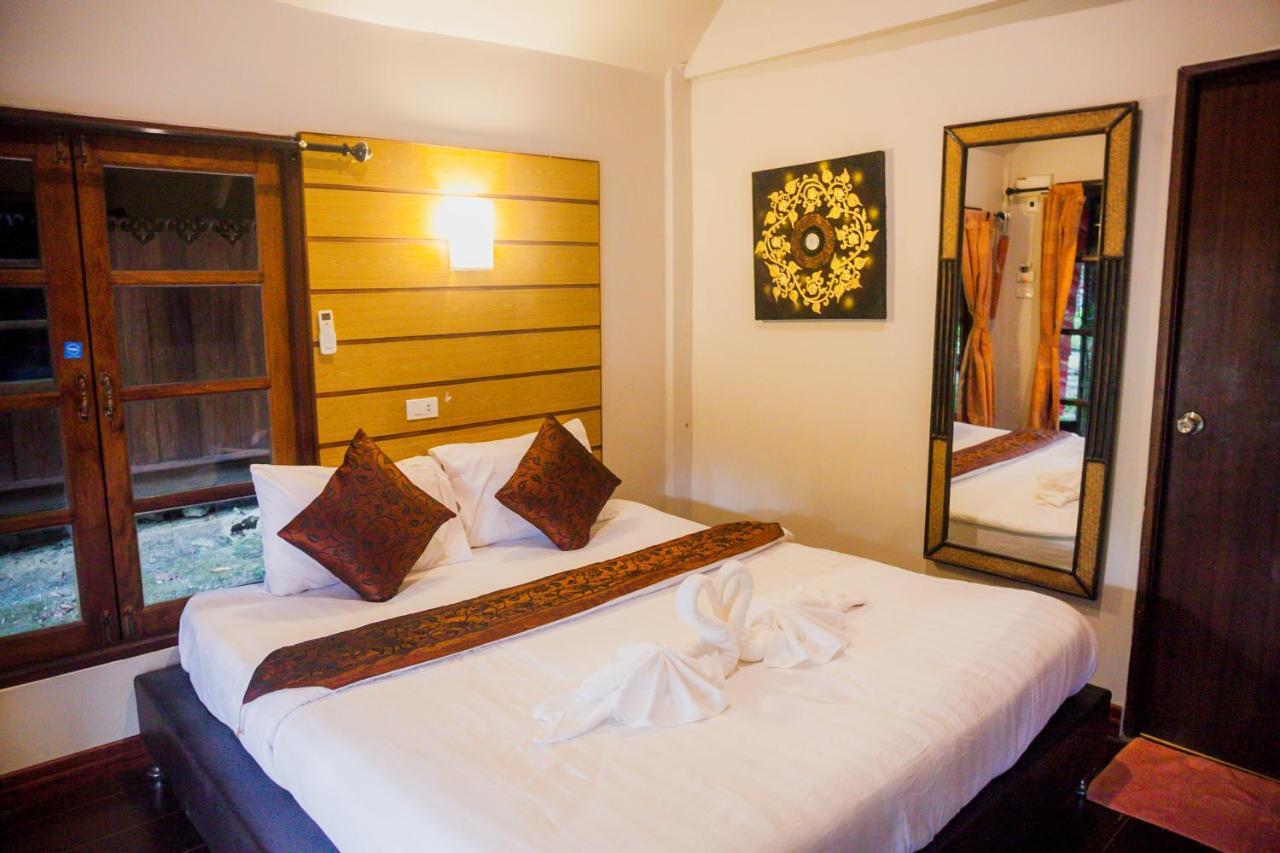 Lipe Sunset Forest Resort Bagian luar foto